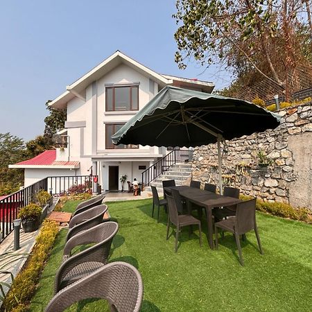 Blue Orchid Premium Hotel กาลิมปง ภายนอก รูปภาพ