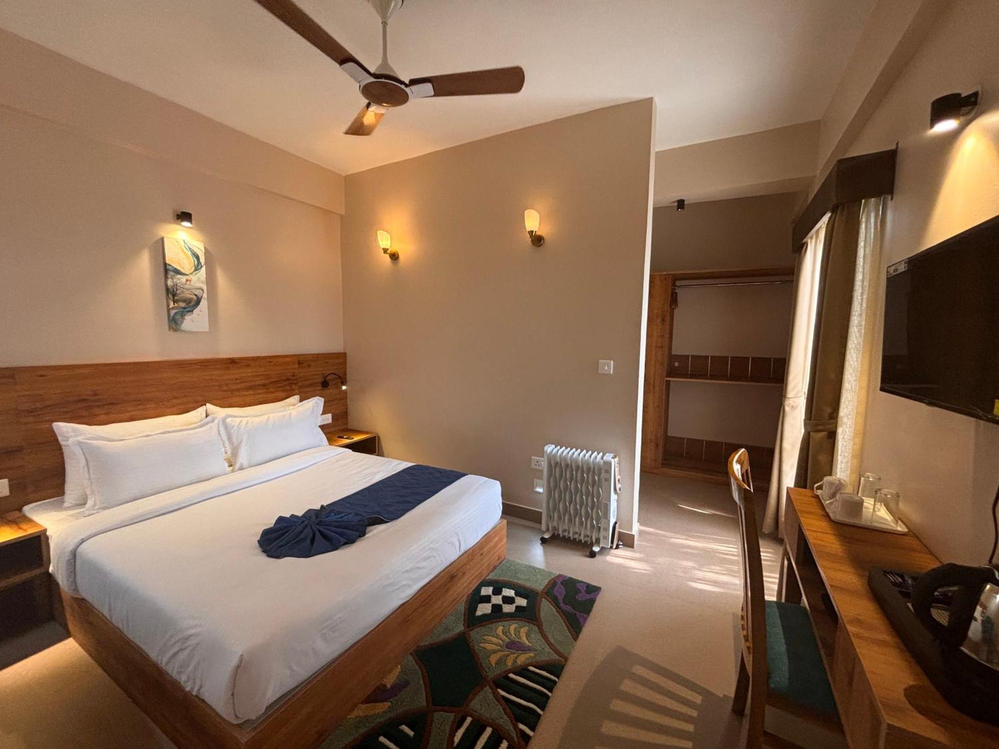 Blue Orchid Premium Hotel กาลิมปง ภายนอก รูปภาพ