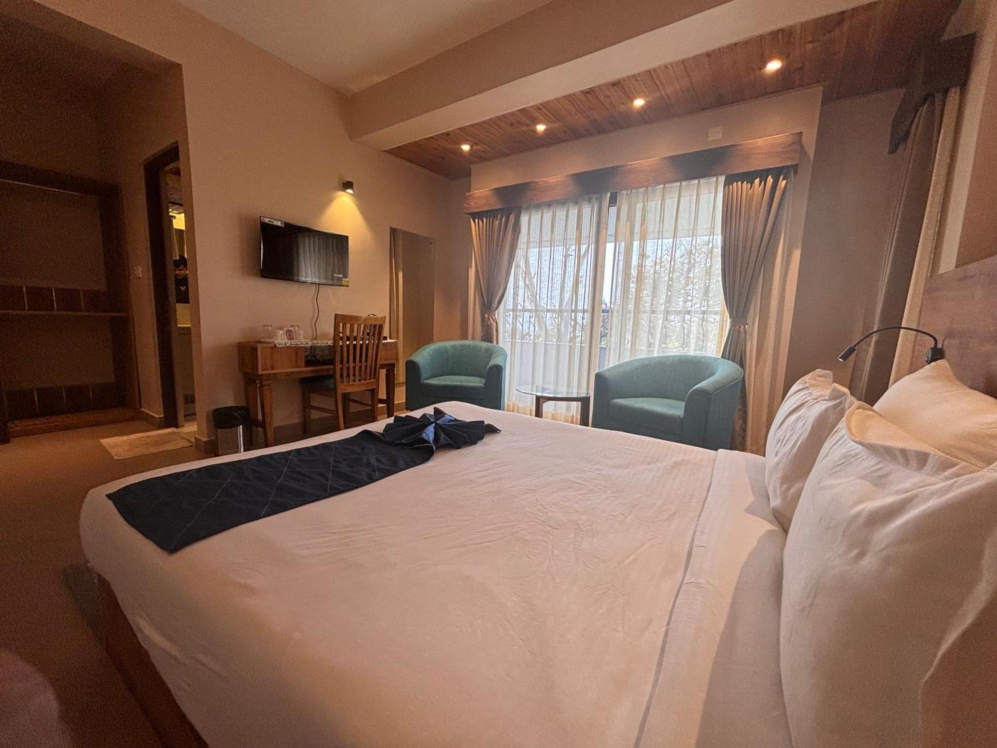 Blue Orchid Premium Hotel กาลิมปง ภายนอก รูปภาพ