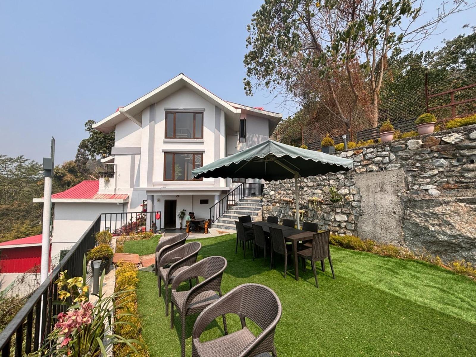 Blue Orchid Premium Hotel กาลิมปง ภายนอก รูปภาพ