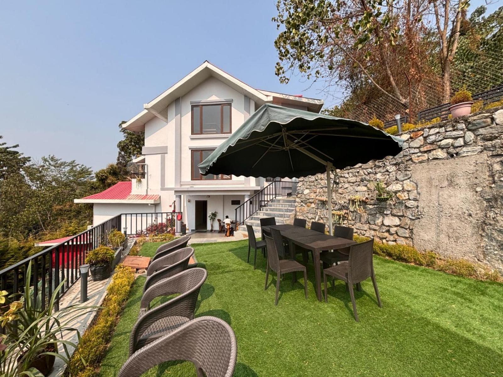 Blue Orchid Premium Hotel กาลิมปง ภายนอก รูปภาพ